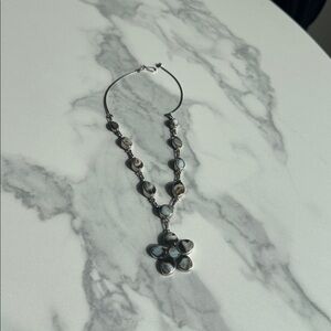 Handmade Silver-Tone Mother of Pearl Flower Pendant Necklace - White Pearlescent